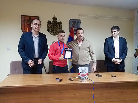 Plaketa za najzasluznijeg gradjanina